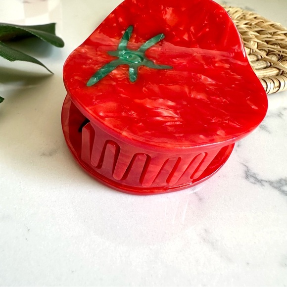 2/$30🌵 Tomato Claw Clip Food Novelty Hair Accessory Acrylic Clip Italian NEW - Picture 6 of 10
